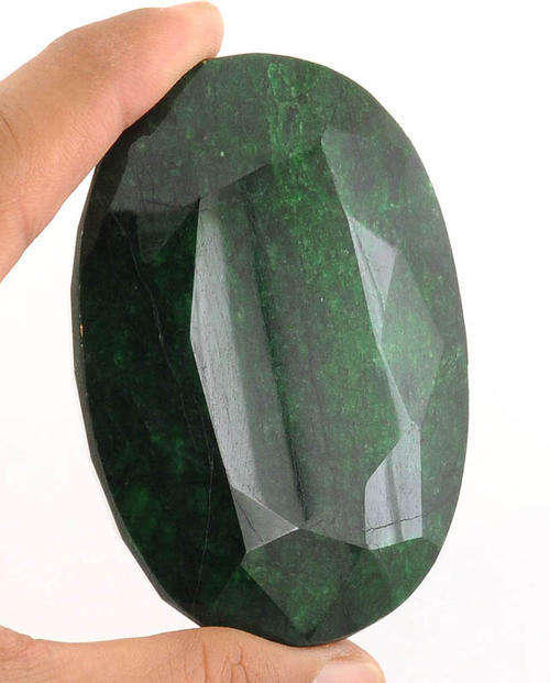 GENUINE EMERALD - MASSIVE 904ct!