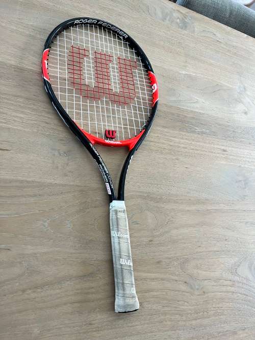 Wilson Roger Federer 25 junior tennis racket