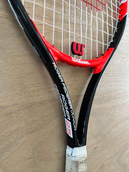 Wilson Roger Federer 25 junior tennis racket