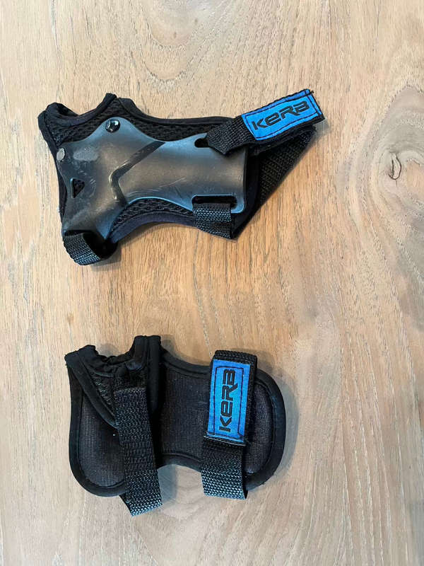 Kerb junior protective pad set (skating etc.)