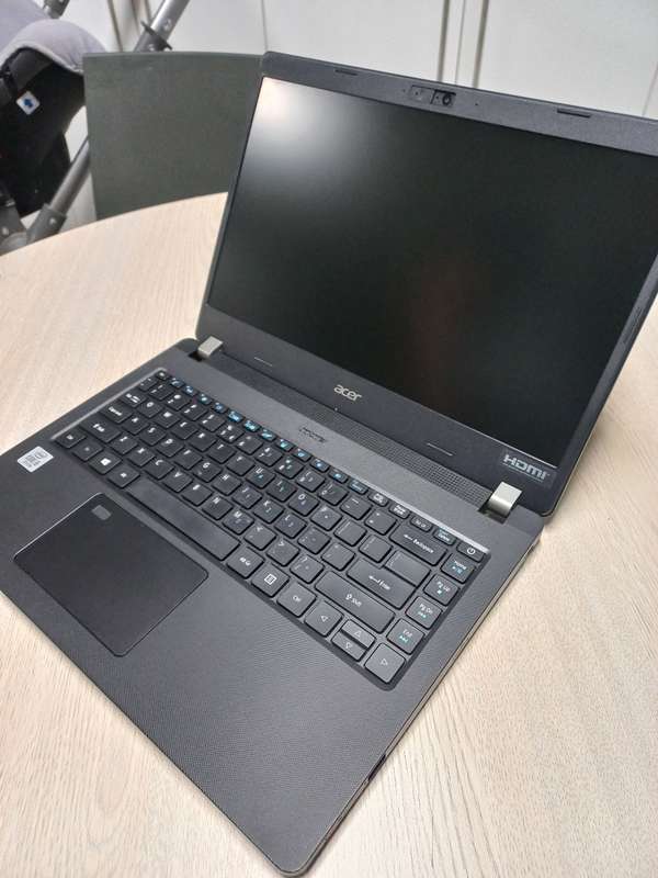 Acer TravelMate P214