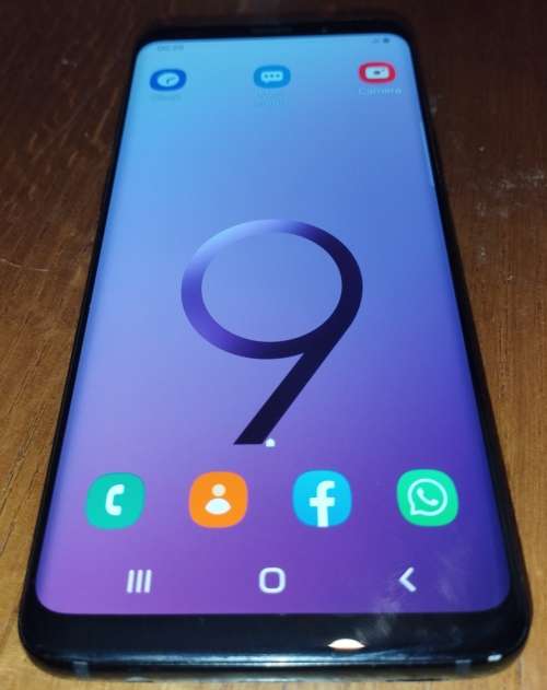 Samsung S9 (Black) in good condition
