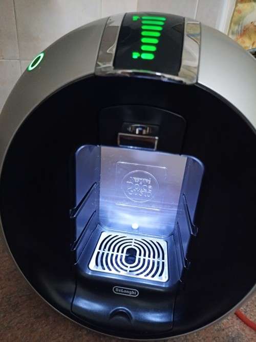 DeLonghi Nescafe Dolce Gusto Circolo Coffee Machine
