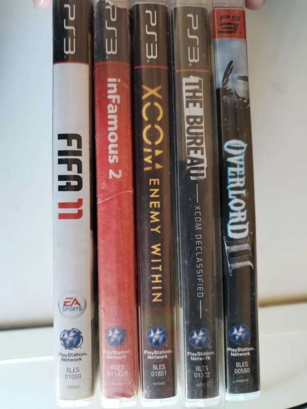 PlayStation 3 Super Slim 120GB + 5 Games