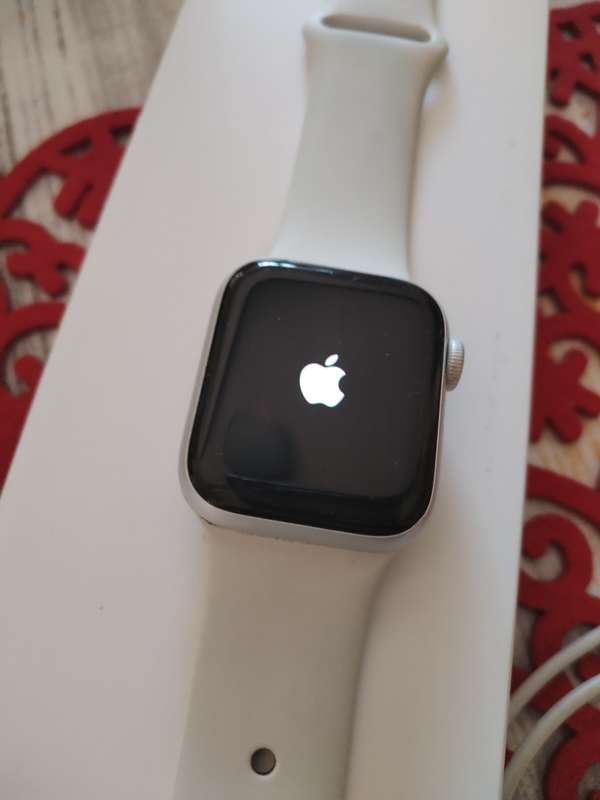 Apple Watch Series 5 40mm GPS Only