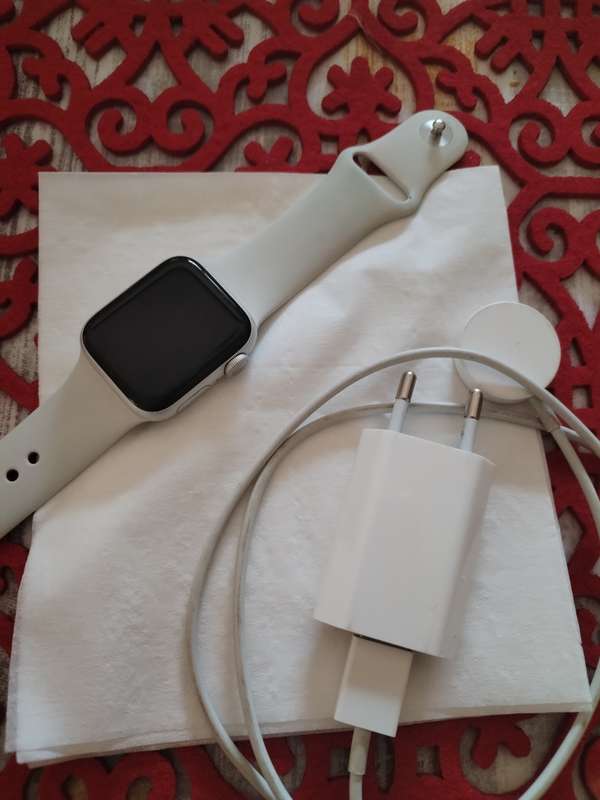 Apple Watch Series 5 40mm GPS Only