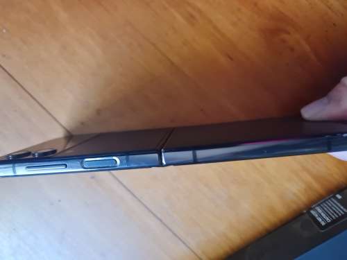 Samsung Galaxy Z Flip4 (CHEAPEST ON bob)