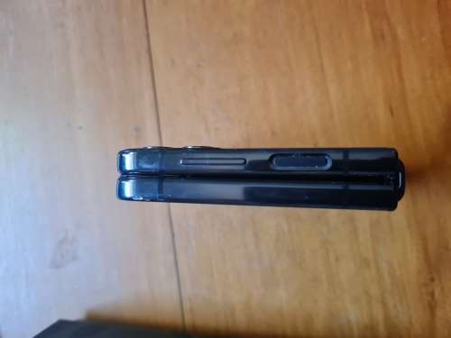 Samsung Galaxy Z Flip4 (CHEAPEST ON bob)