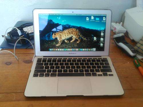Apple Macbook Air 11" late 2010 2 gig ram 50 gig hard drive