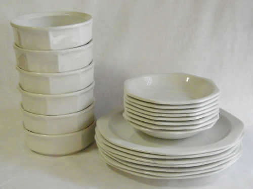 Continental set - 6 plates, 6 pudding bowls & 6 soup bowls with 3 free extras - as per photo