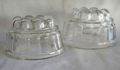 Pair of glass jelly moulds - @ CRAZY R1 start