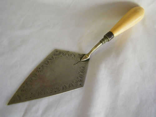 Silver Plated Cake Lifter with bone handle - as per photo