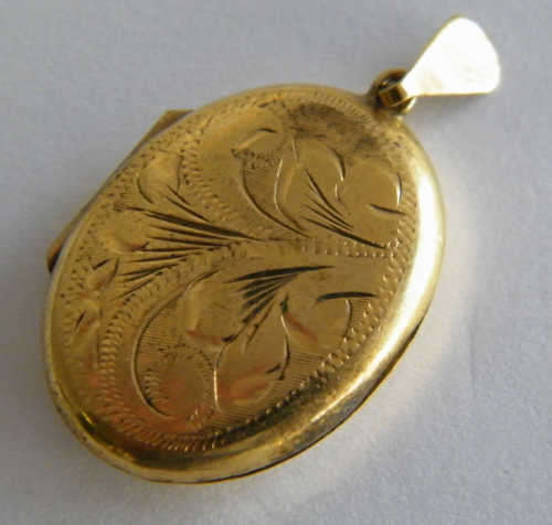 9ct Metal core locket - as per photo