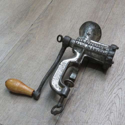 Vintage Husqvarna Reliance 5 meat mincer - no blade