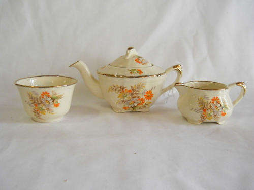 Vintage Alfred Meakin tea pot, sugar bowl and milk jug - as per photo