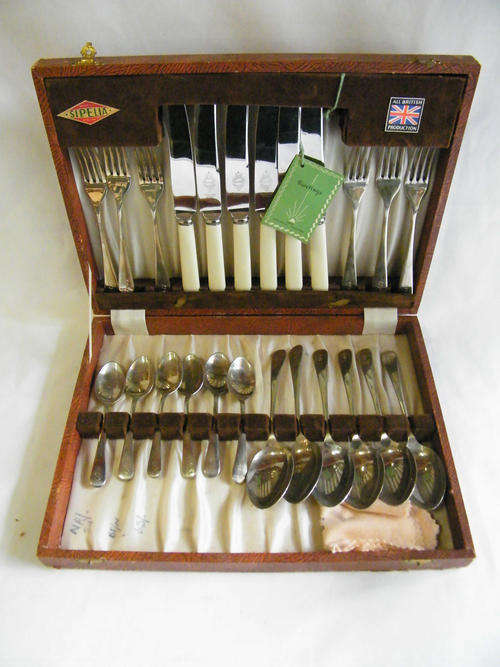 24 Piece Sipelia flatware set in box - as per photo
