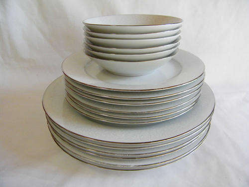 Noritake Tahoe set of 6 plates, 6 side plates & 6 pudding bowls - as per photo