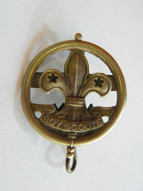 Boy Scouts cap badge - unusual issue - as per photo