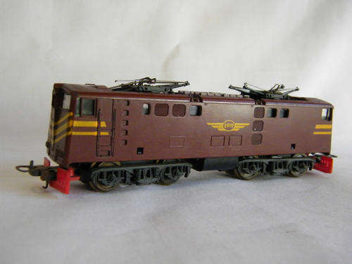 Lima Italy E919 train engine - as per photo