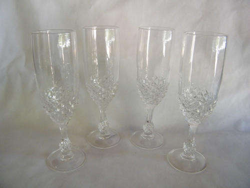 Lot of 4 vintage champagne glasses - as per photo
