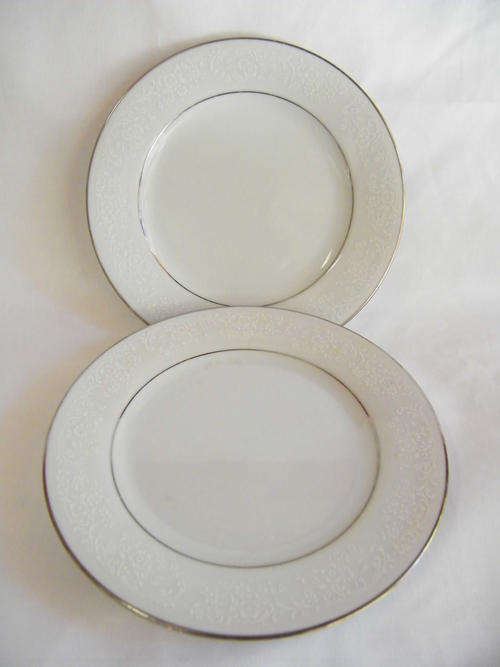 3 Small Noritake plates - as per photo