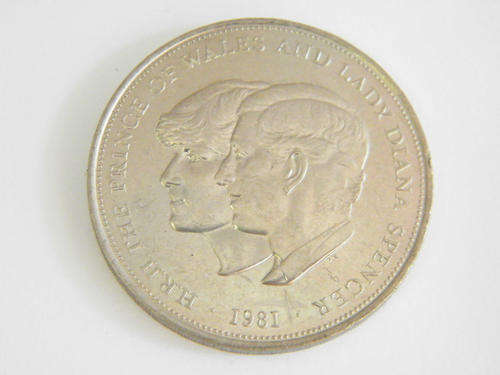 1981 Prince of Wales & Lady Diana Spencer medallion - as per photo