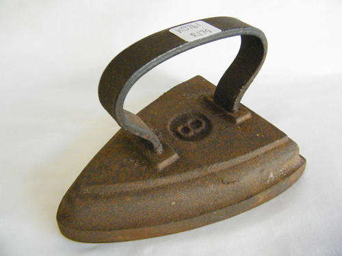 Vintage Cast Iron number 8 - as per photo