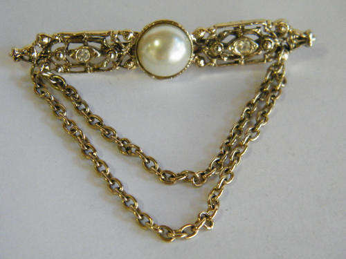 Vintage brooch with imitation pearl - On sale was R75