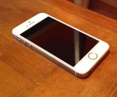 2 iphone 5s 16 gb gold!!! unbeatable price!!!!
