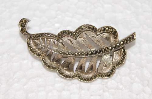 ~~~Vintage Marcasite Leaf Brooch~~~ CRAZY LOW R1 START