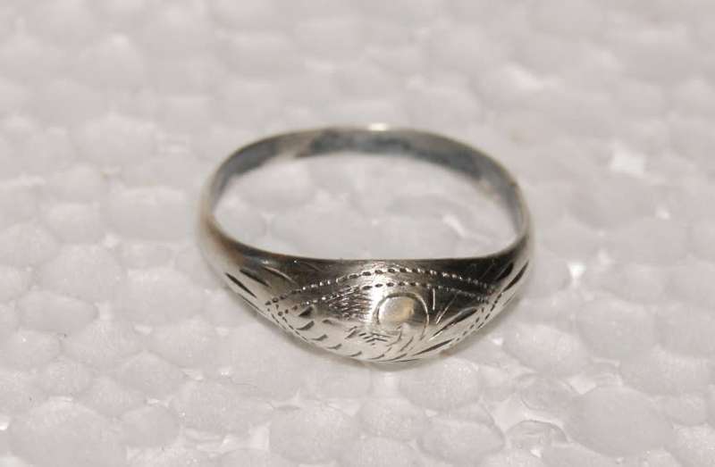 ~~~Vintage Sterling Silver Ring Marked 925~~~ CRAZY LOW R1 START