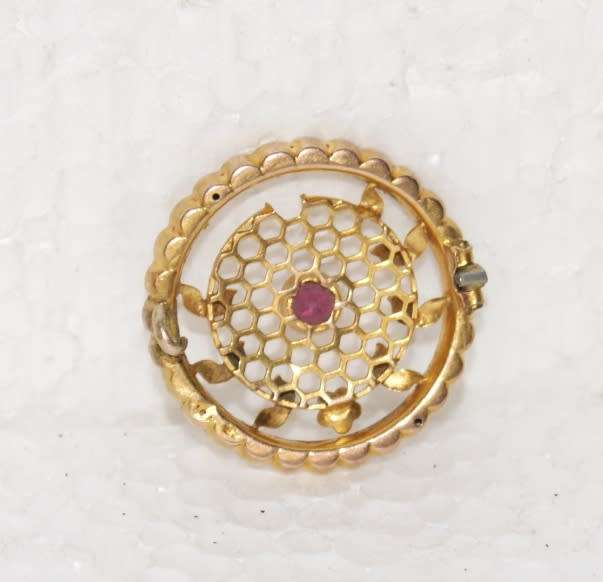 ~~~Vintage 9ct Gold Brooch with Gemstone~~~ CRAZY LOW R1 START