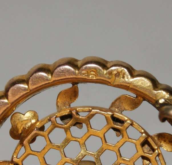 ~~~Vintage 9ct Gold Brooch with Gemstone~~~ CRAZY LOW R1 START