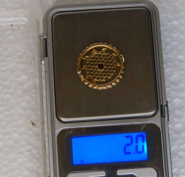 ~~~Vintage 9ct Gold Brooch with Gemstone~~~ CRAZY LOW R1 START