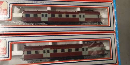 Lima Suburban coaches and dummy locomotives