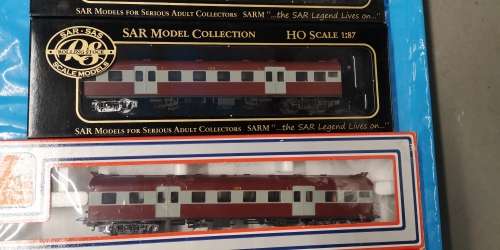 Lima Suburban coaches and dummy locomotives