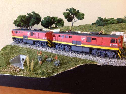 HO Transnet Freight Rail 18E locomotive with dummy (SAR)