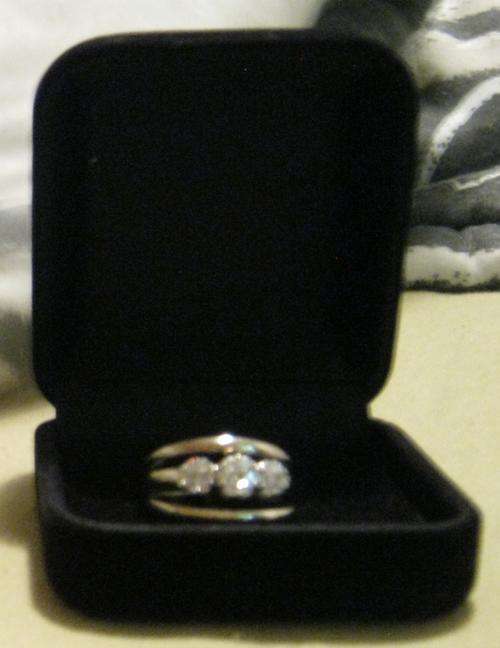18CT White Gold Wedding Ring Set