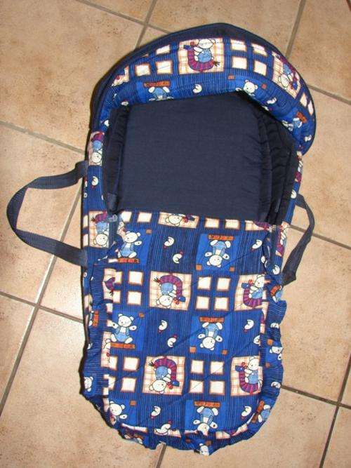 Baby Bus Carry Cot