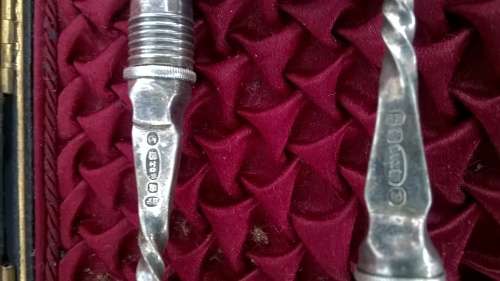 Set of two spoons - Boxed