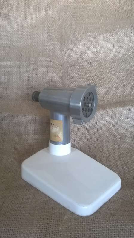 Meat grinder attachment