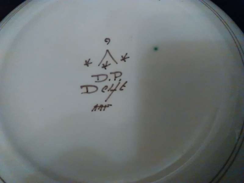 Delft DP Polychrome jar & LID excellent condition  as per scan