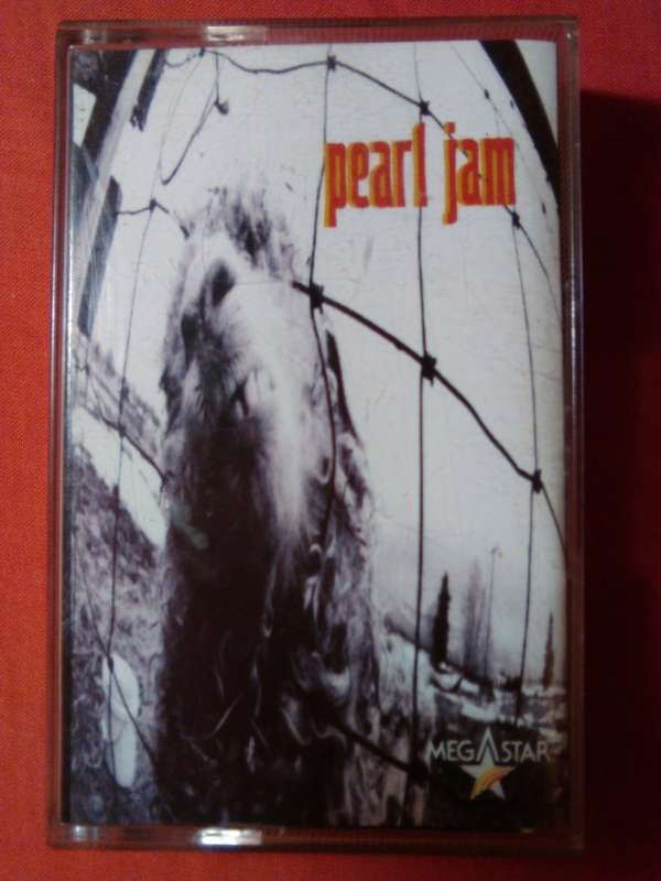 Music CASSETTE  Pearl Jam. Self title