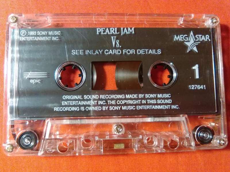 Music CASSETTE  Pearl Jam. Self title