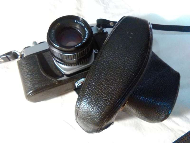 Vintage Pentax Asahi SP 1000 + Zoom lens Vivitar 80-200mm Japan