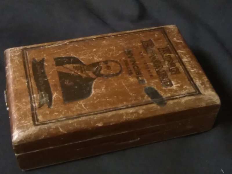 Old King Edward cigar box ..selling as per scan
