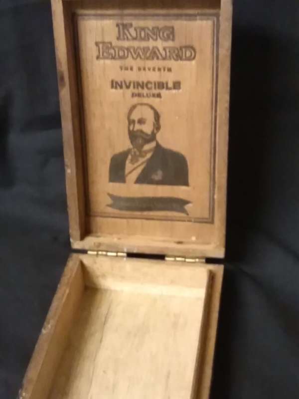 Old King Edward cigar box ..selling as per scan