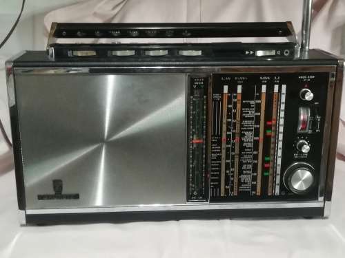 Vintage Grundig Satellit 6001 Transistor world Receiver Multi frequency Radio.