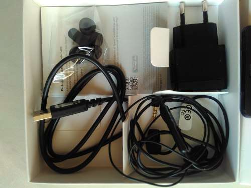 Sony Z3 compact,BLACK,BOX,ALL ACCESSORIES,protective pouch,excellent condition,open to all networks