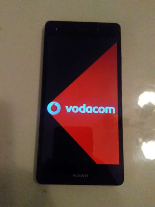 HUAWEI P8 LITE,SINGLE SIM,BLACK&WHITE,10/10,BOX,ACCESSORIES,WARRANTY,LOCAL,